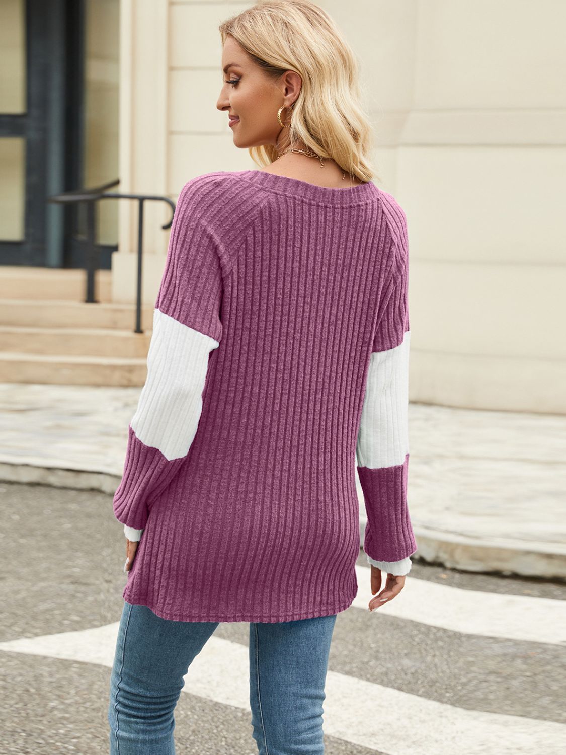 Women's Contrast V-Neck Long Sleeve Sweater