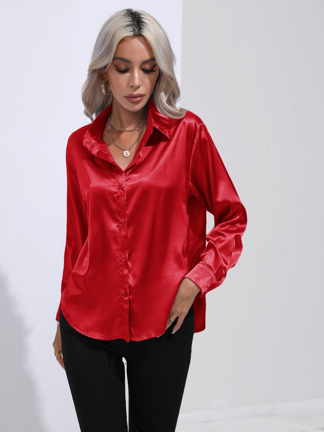 Women's Collared Neck Buttoned Long Sleeve Shirt